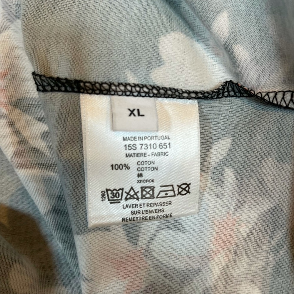 Givenchy Mens TShirt XL Tee Flowers W/ Butterflies - Picture 3 of 7